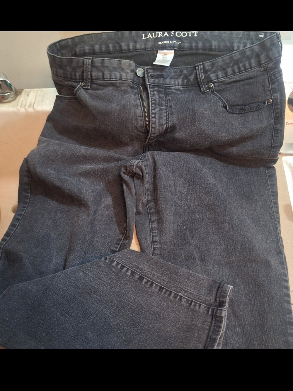 Laura Scott Women’s Charcoal Relaxed Jeans